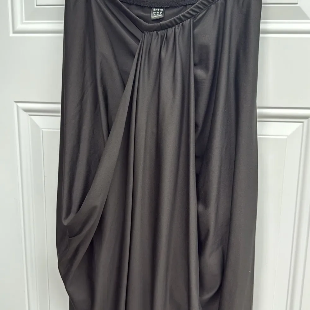 Black NEW Skirt - Size Medium - NWOT - Open Front Skirt Attached Under